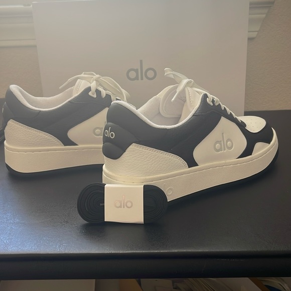 ALO Yoga Shoes - ALO x 01 Classic sneaker